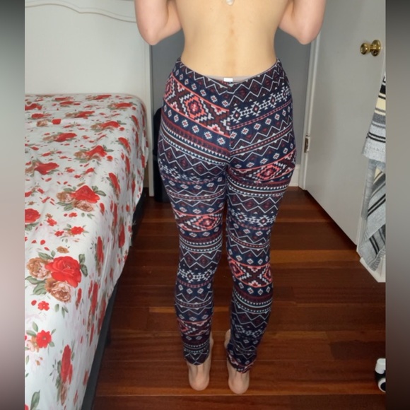 Patterned pants - Picture 3 of 3